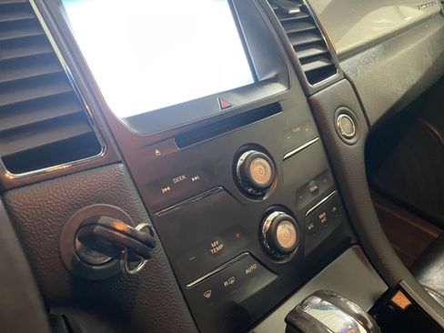 Used 2014 Ford Taurus SEL w/ Equipment Group 201A image 11