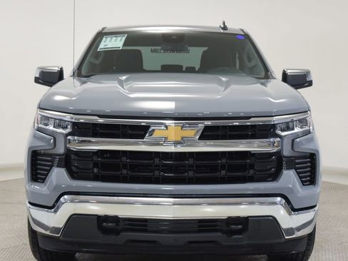 Used 2024 Chevrolet Silverado 1500 LT AWD/4WD image 5
