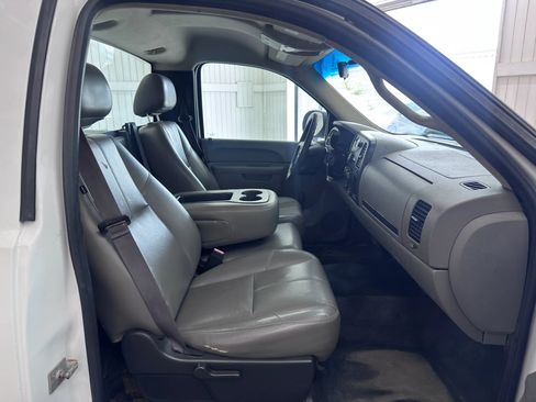 Used 2013 Chevrolet Silverado 1500 W/T RWD image 10