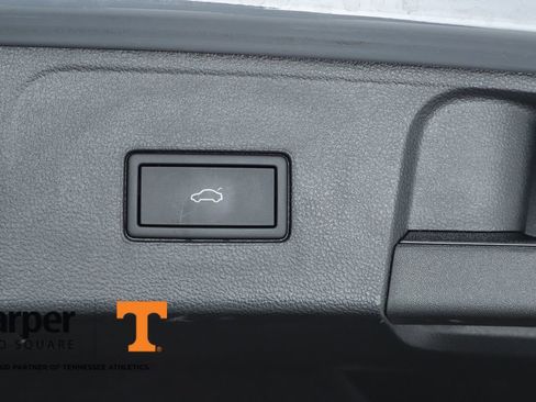 Used 2025 Volkswagen Atlas SEL Premium R-Line image 30