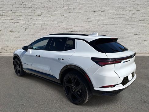 Used 2024 Chevrolet Equinox EV RS image 3