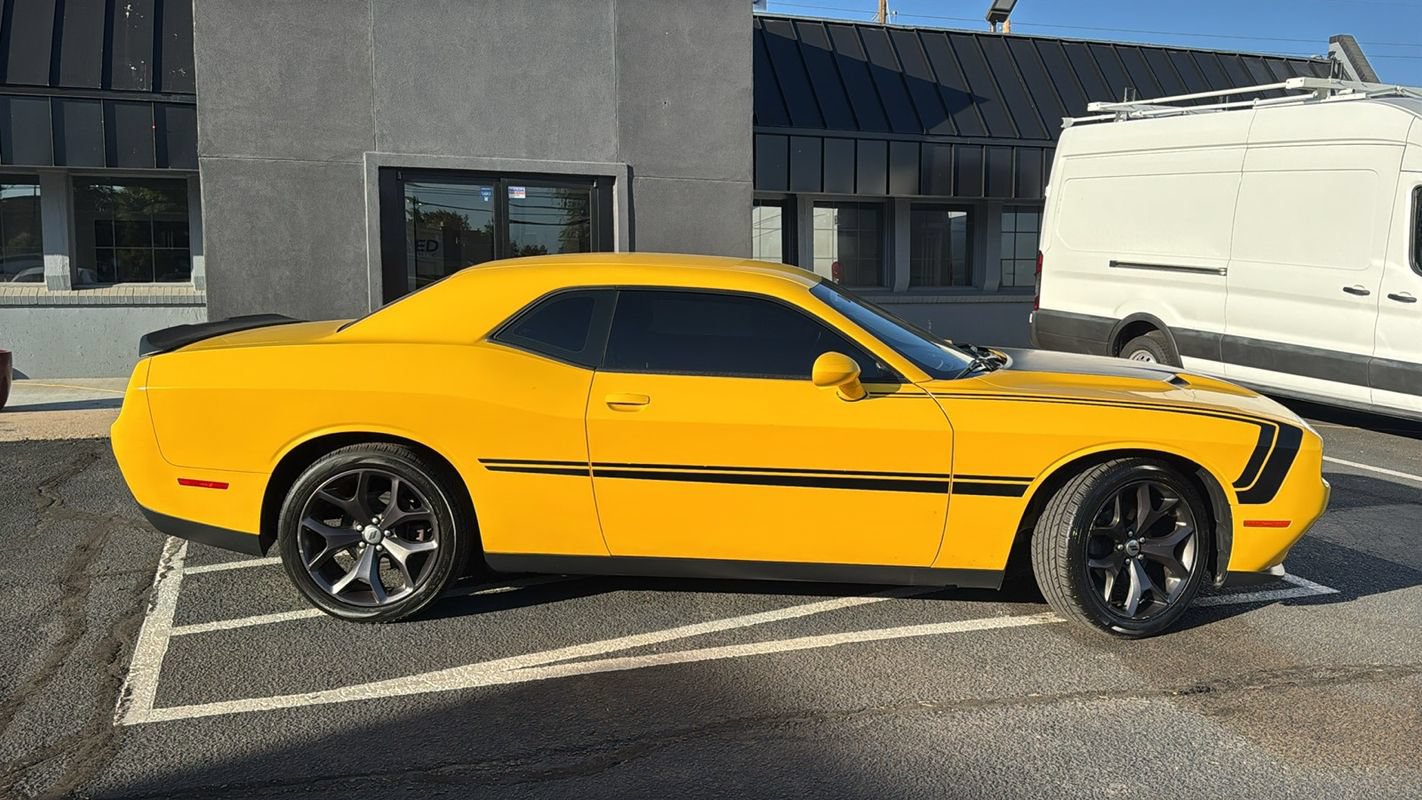 Used 2017 Dodge Challenger SXT RWD image 2