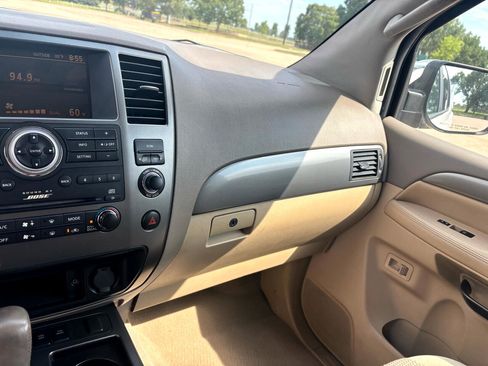 Used 2011 Nissan Armada SV image 22