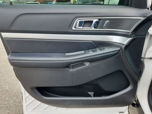 Used 2017 Ford Explorer XLT w/ Equipment Group 202A image 11