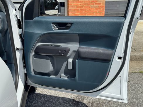 Used 2023 Ford Maverick XL FWD image 37