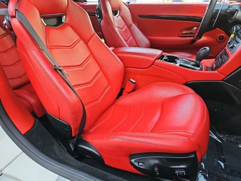 Used 2016 Maserati GranTurismo Sport RWD image 19