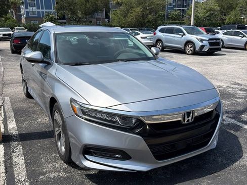 Used 2018 Honda Accord EX image 2
