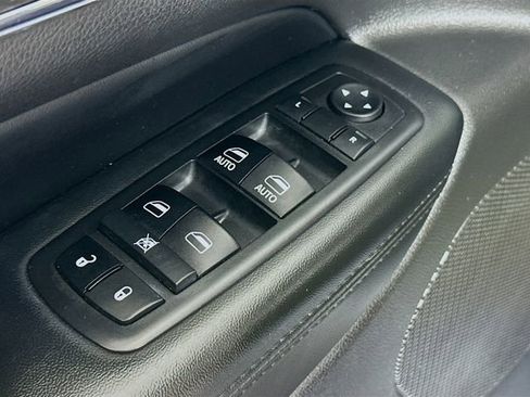 Used 2018 Jeep Grand Cherokee Limited image 7