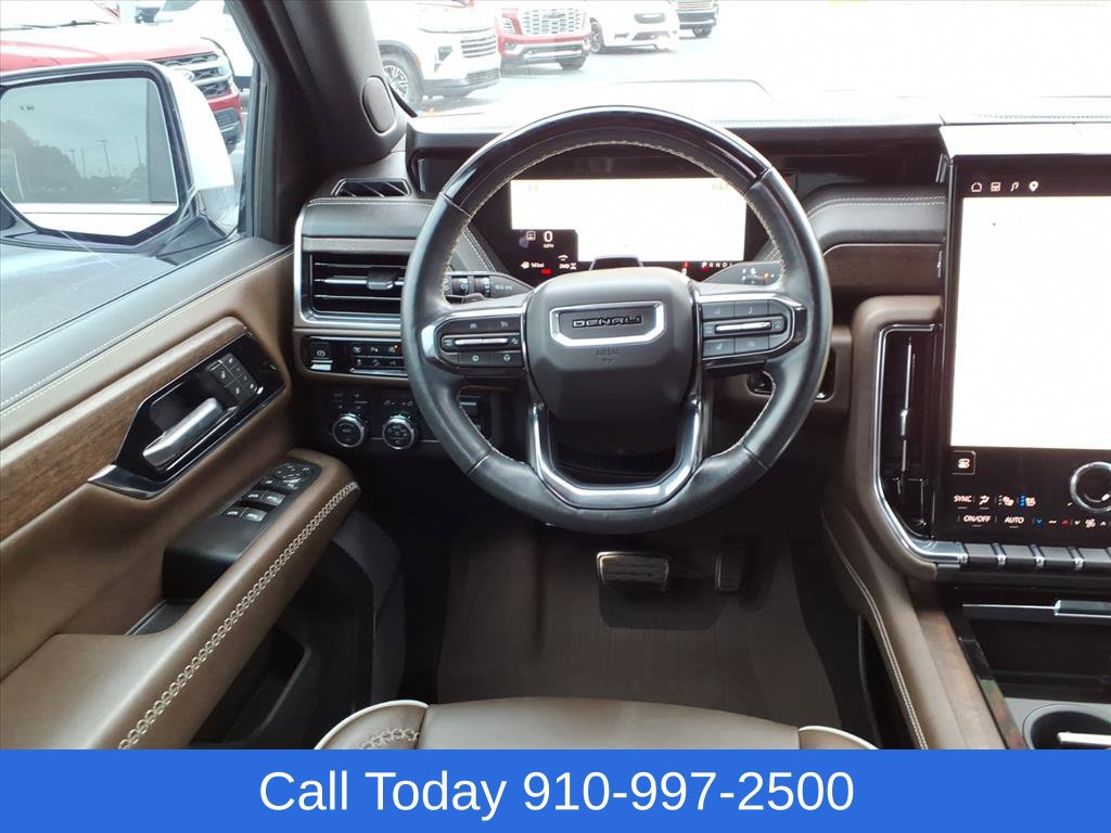 Used 2025 GMC Yukon Denali Ultimate w/ LPO, Floor Liner Package AWD/4WD image 29