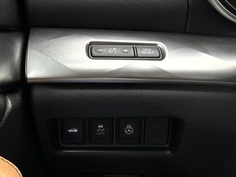 Used 2017 Nissan Maxima SR FWD image 26