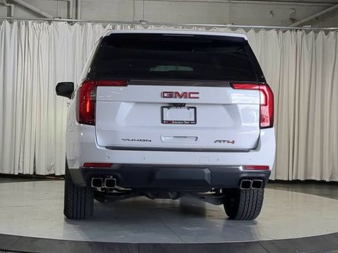 Used 2025 GMC Yukon AT4 w/ AT4 Premium Package AWD/4WD image 9
