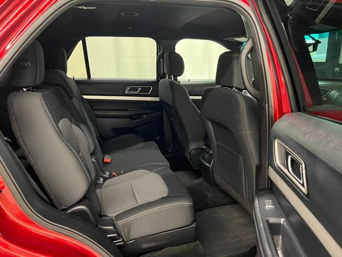 Used 2016 Ford Explorer XLT AWD/4WD image 11