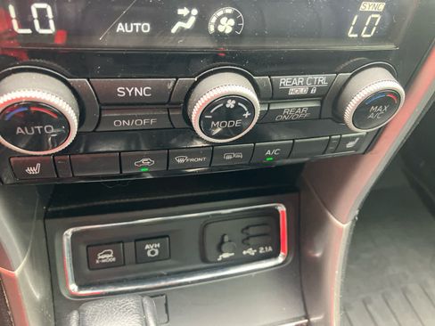 Used 2019 Subaru Ascent Limited w/ Popular Package #2 AWD/4WD image 31