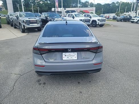 Used 2025 Honda Accord Sport image 6