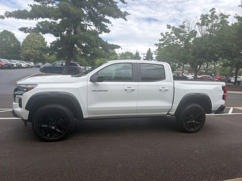 Used 2024 Chevrolet Colorado Z71 w/ Z71 Convenience Package 2 AWD/4WD image 6