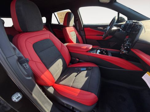 New 2025 Chevrolet Blazer EV RS image 19