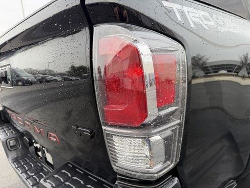 Used 2021 Toyota Tacoma TRD Off-Road w/ Technology Package image 6