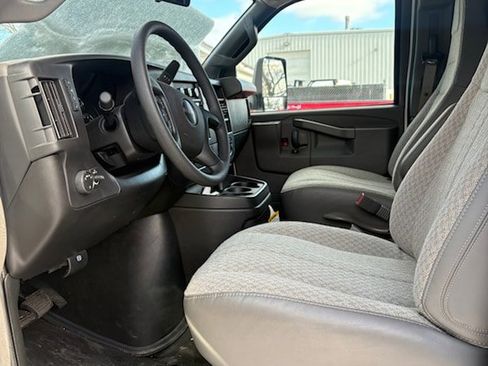 New 2025 GMC Savana 3500 Extended w/ Power Convenience Package RWD image 29