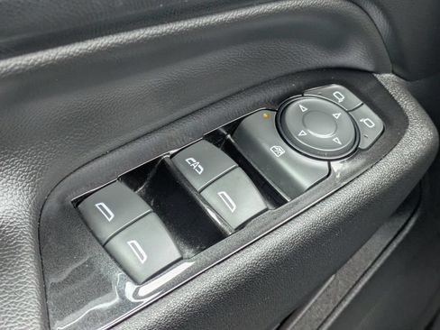 Used 2022 Chevrolet Equinox Premier FWD image 23
