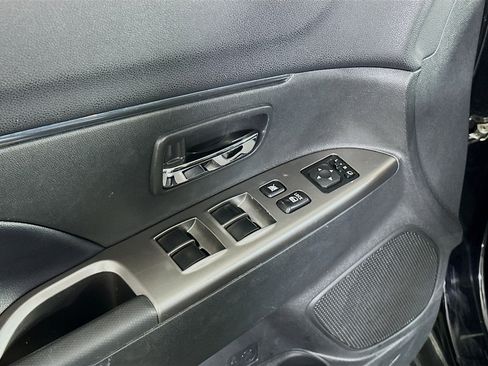 Used 2024 Mitsubishi Outlander Sport SE image 15