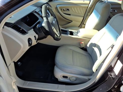 Used 2017 Ford Taurus SE image 10