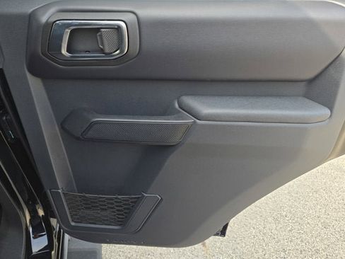 New 2025 Ford Bronco Badlands image 8