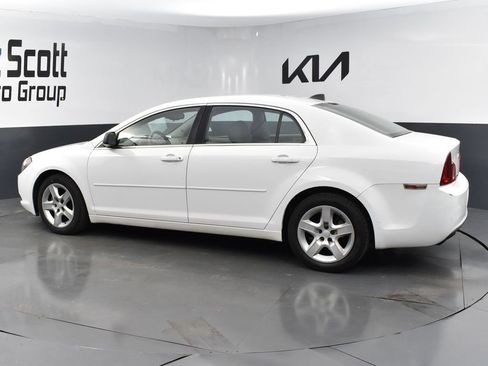 Used 2012 Chevrolet Malibu LS FWD image 3