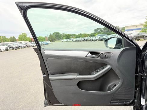 Used 2013 Volkswagen Jetta GLI Autobahn FWD image 14