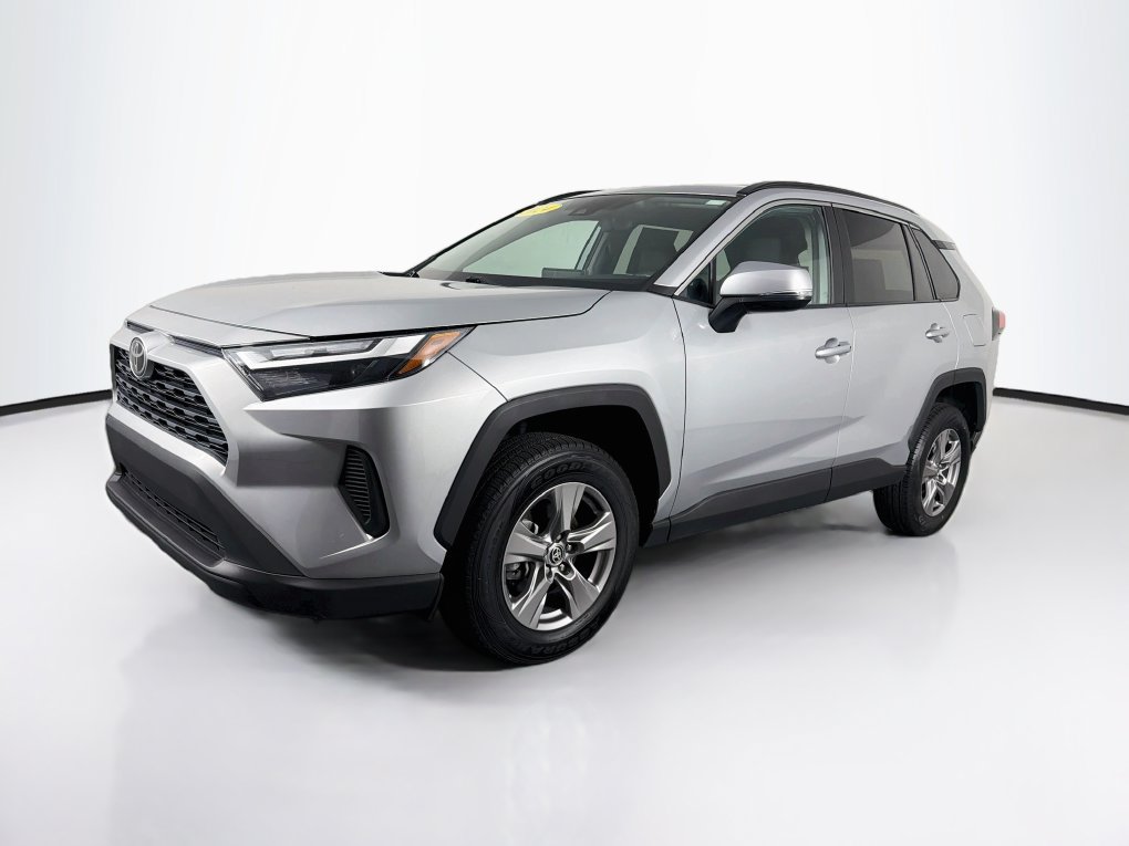 Used 2024 Toyota RAV4 XLE FWD image 3