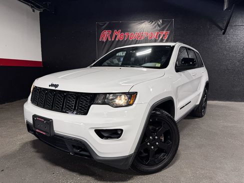 Used 2019 Jeep Grand Cherokee Laredo AWD/4WD image 1