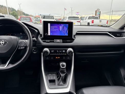 Used 2023 Toyota RAV4 XLE Premium image 26