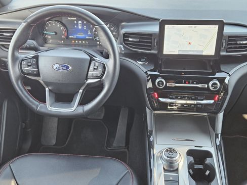 Used 2023 Ford Explorer ST-Line w/ Class IV Trailer Tow Package image 27