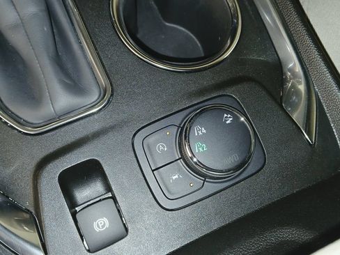 Used 2023 Chevrolet Traverse LS w/ Safety Package AWD/4WD image 20