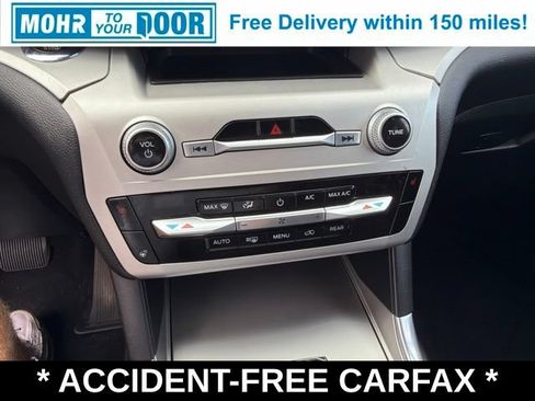 Used 2021 Ford Explorer XLT w/ Equipment Group 202A AWD/4WD image 23