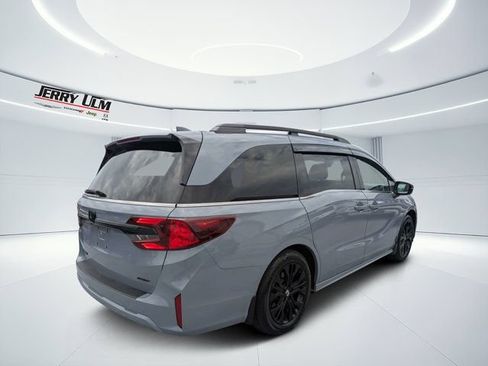 Used 2025 Honda Odyssey Sport-L image 3