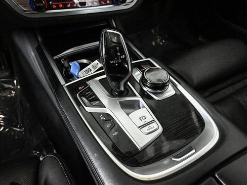 Used 2018 BMW 750i xDrive 750i xDrive image 12
