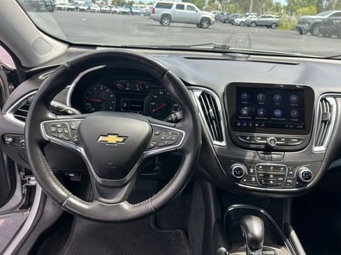 Used 2021 Chevrolet Malibu LT w/ Leather Package FWD image 17