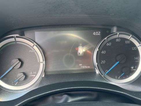 Used 2023 Toyota Highlander XLE FWD image 22