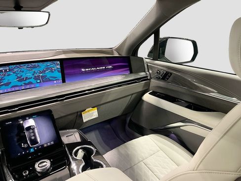 New 2026 Cadillac Escalade IQL Luxury AWD/4WD image 30