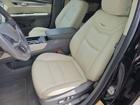 Used 2022 Cadillac XT5 Premium Luxury FWD image 15