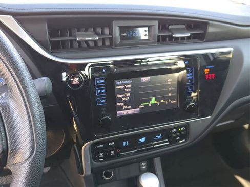 Used 2019 Toyota Corolla LE image 34