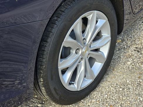 Used 2025 Chevrolet Malibu LT image 8