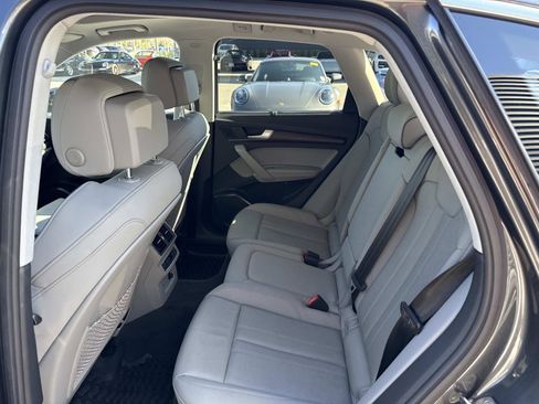 Used 2021 Audi Q5 e Premium Plus w/ Premium Plus Package image 15