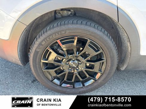 Certified 2022 Kia Telluride EX w/ EX Premium Package AWD/4WD image 8