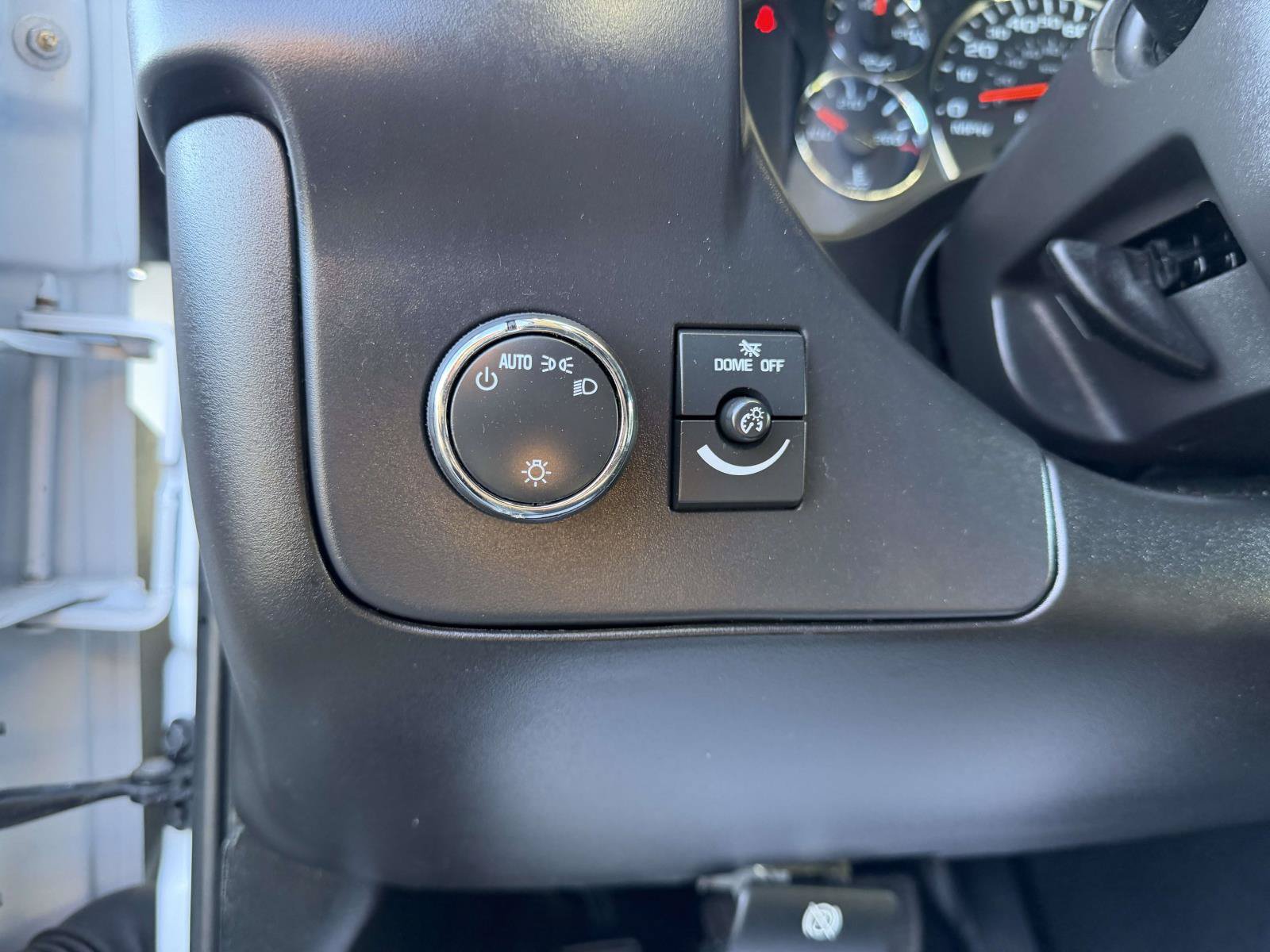 Used 2025 Chevrolet Express 2500 w/ Driver Convenience Package RWD image 21