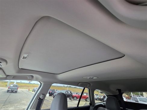 Certified 2025 Subaru Outback Premium image 9