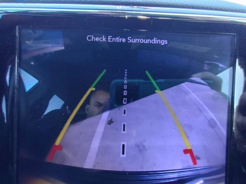 Used 2019 Jeep Grand Cherokee Laredo w/ Laredo X Package image 23