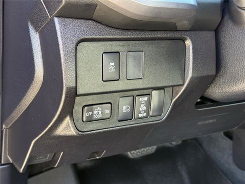 Used 2022 Toyota Tacoma TRD Sport w/ Technology Package image 18