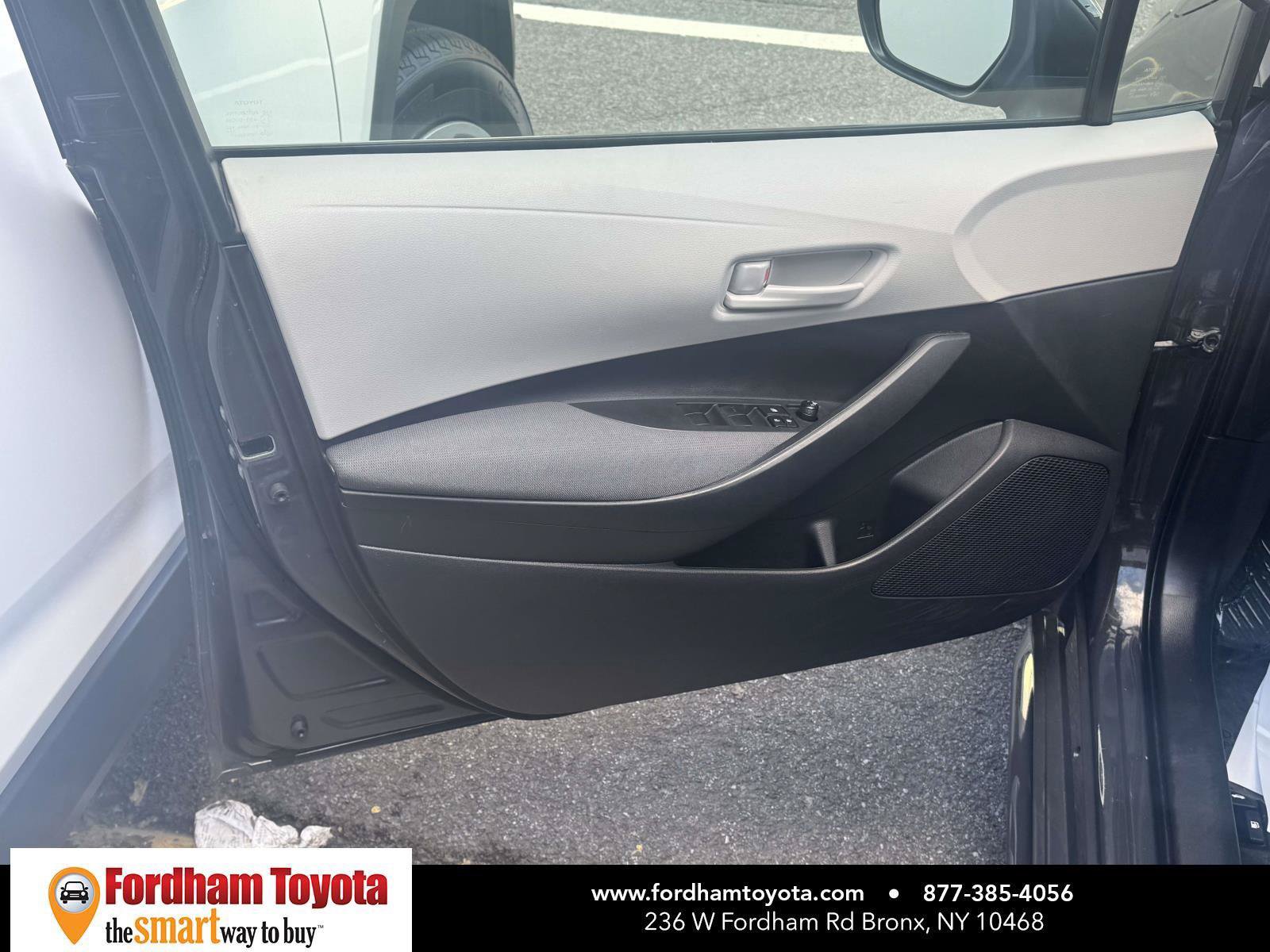 Used 2023 Toyota Corolla LE FWD image 14