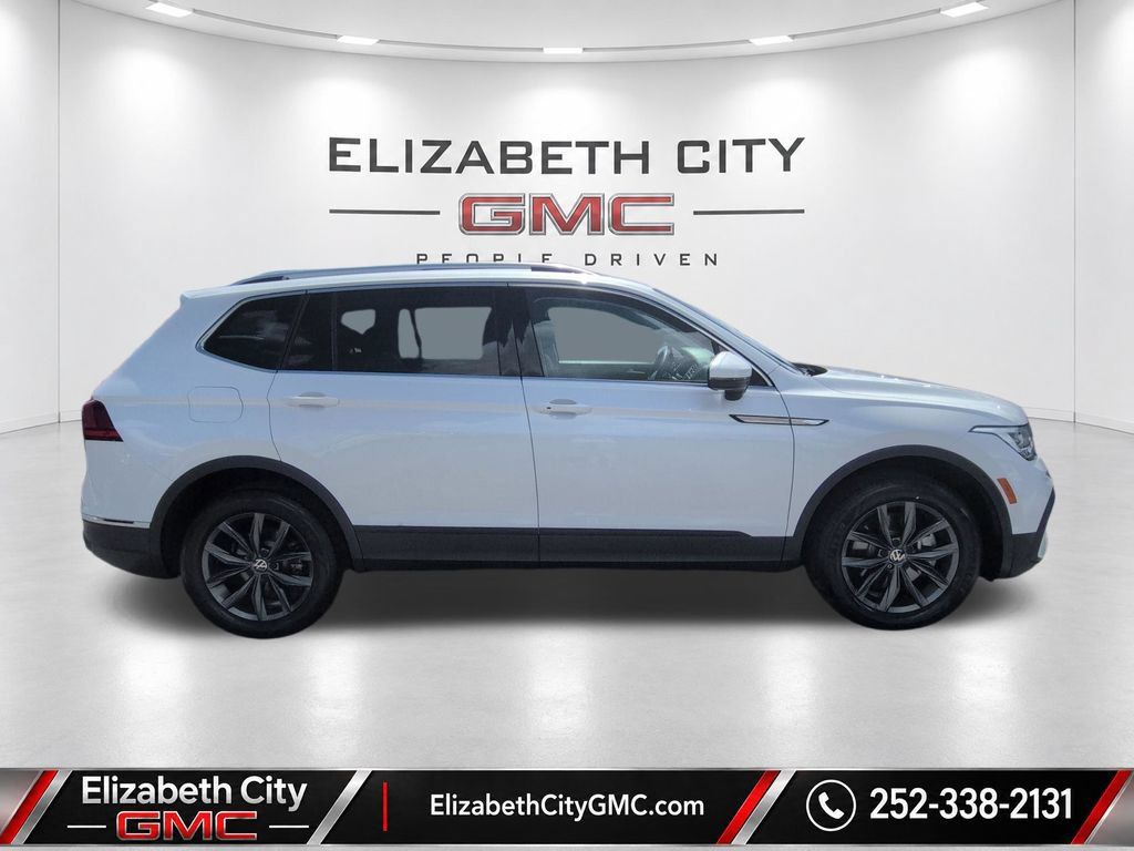 Used 2023 Volkswagen Tiguan SE FWD image 6